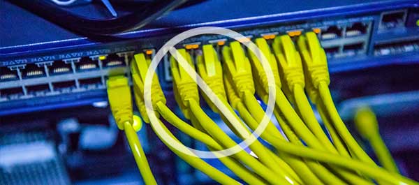 Supports Ethernet, PoE, optional 4G and Wi-Fi for flexible deployment in different environments.